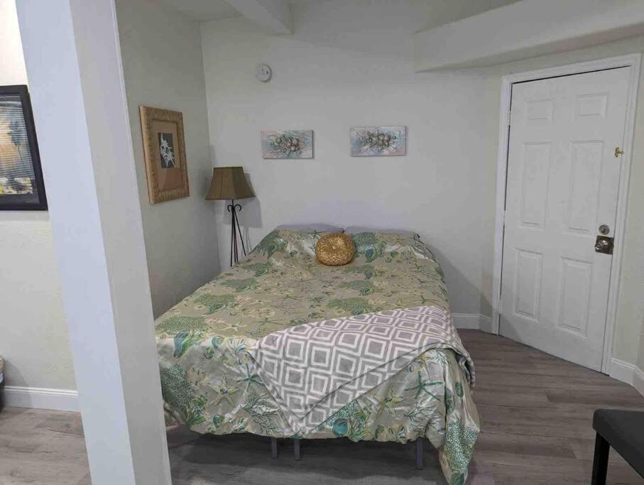 Renovate Large Studio 21-Directly Across Beach St. Pete Beach Exteriér fotografie